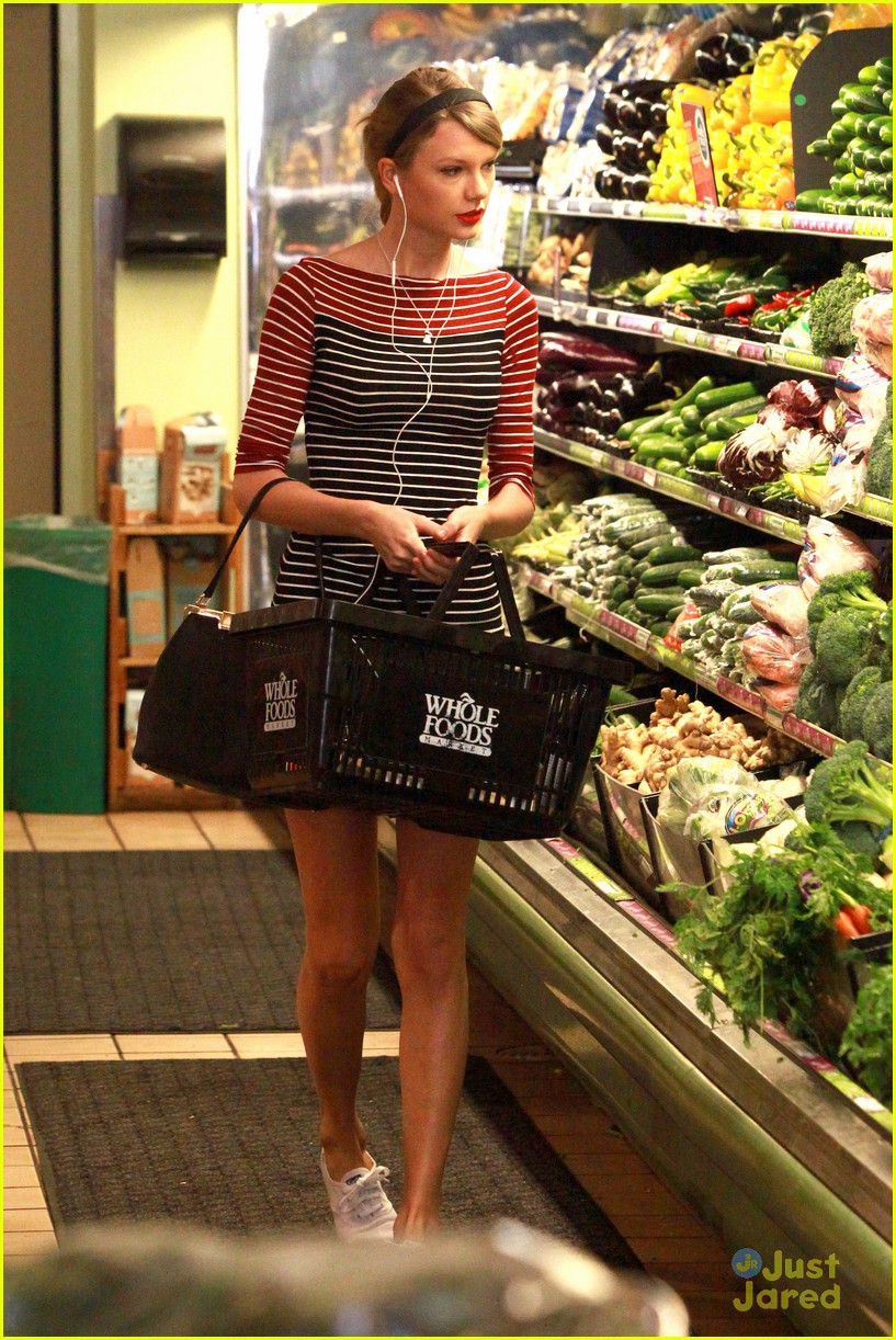 Taylor Swift Whole Foods Grocery Run Photo 635185 Photo Gallery Just Jared Jr.