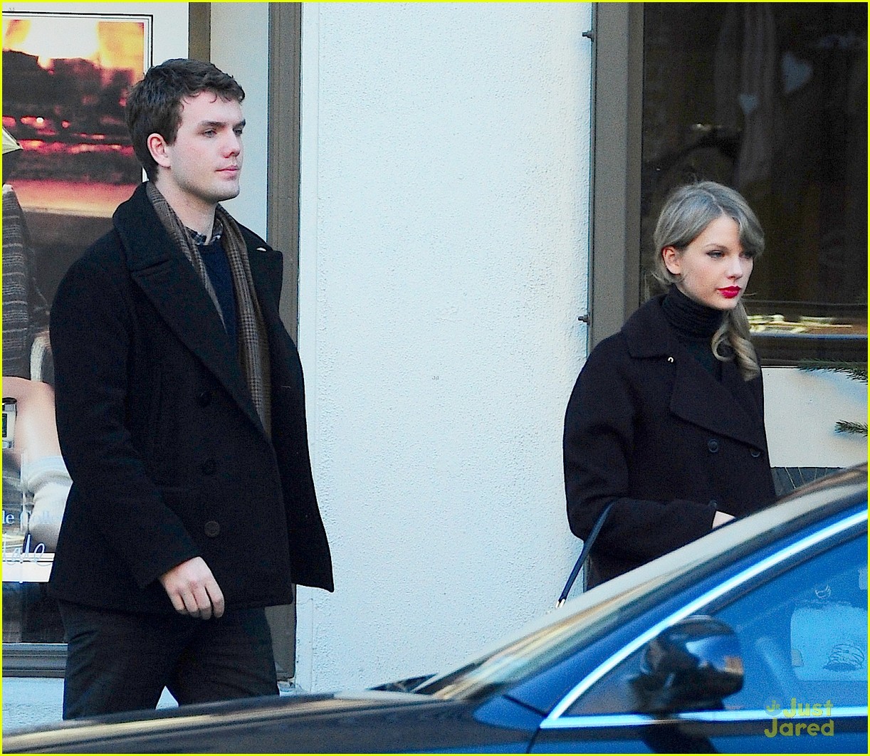 Full Sized Photo of taylor swift nyc outing with brother austin 07