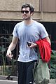 adam brody sports ring after reported wedding to leighton meester 03