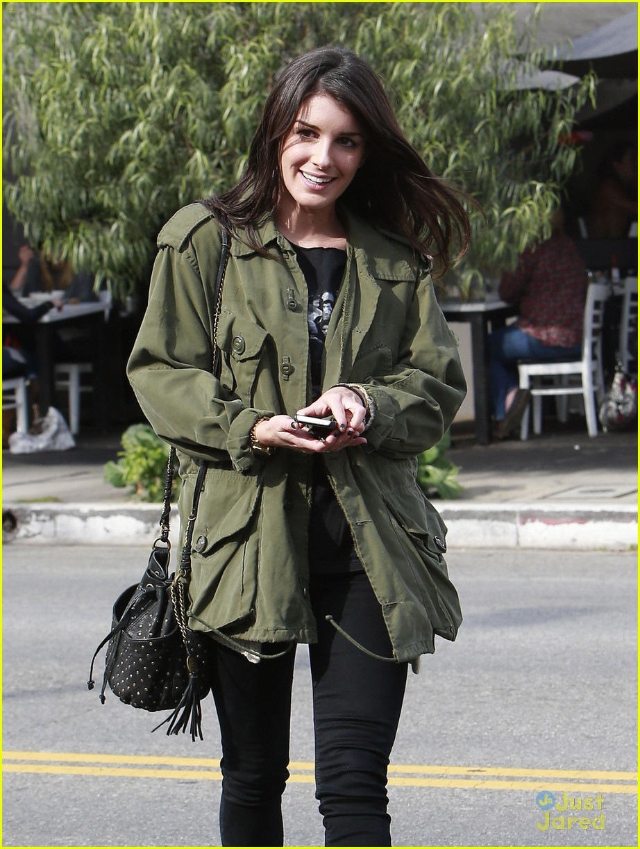 Ashley Tisdale & Shenae Grimes: Toast-y Twosome | Photo 641378 - Photo