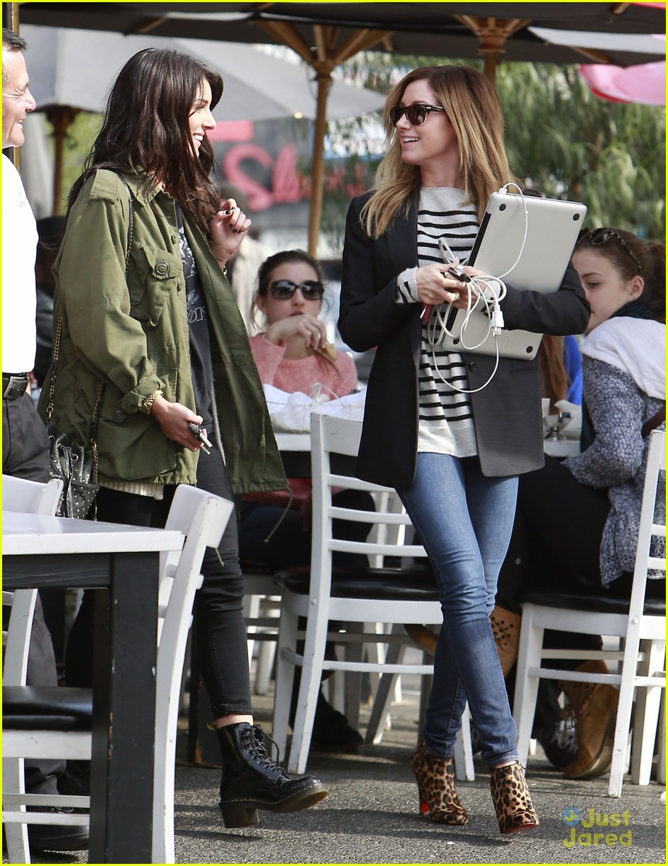 Ashley Tisdale & Shenae Grimes: Toast-y Twosome | Photo 641385 - Photo
