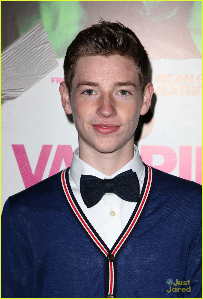 Full Sized Photo of cassie scerbo jake short vampire academy premiere