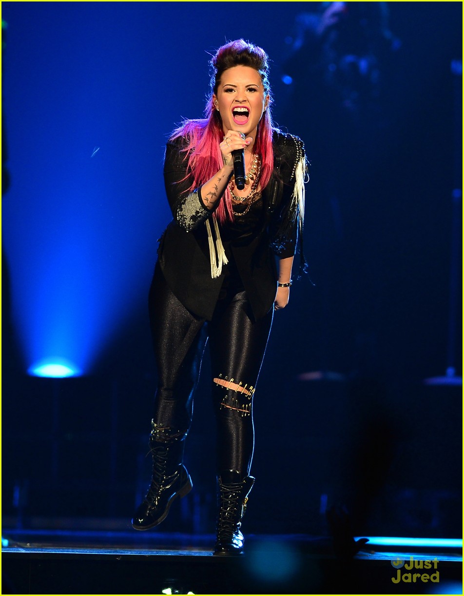 Demi Lovato Stands Up to Haters: 'I Get Knocked Down, But I Get Up ...