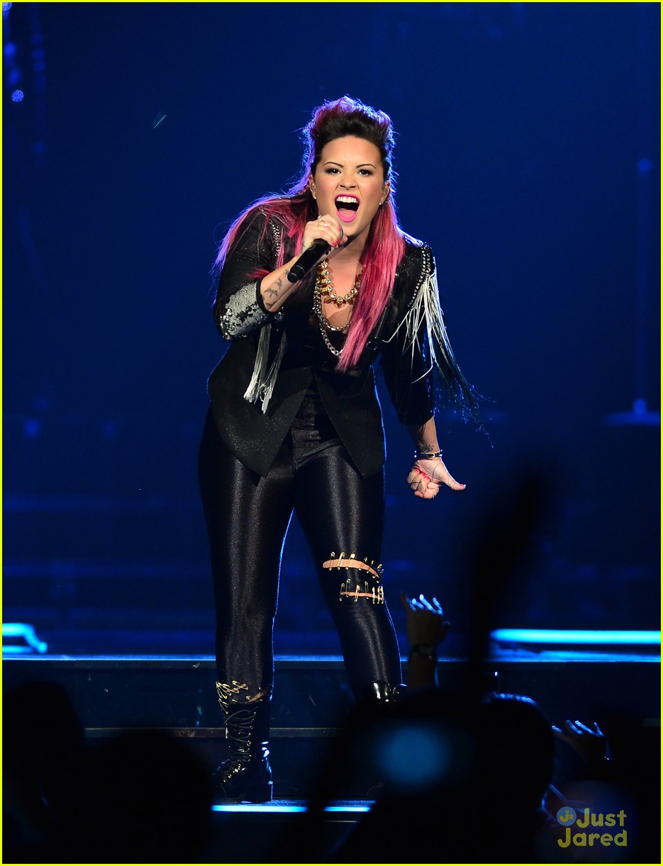 Demi Lovato Stands Up to Haters: 'I Get Knocked Down, But I Get Up ...