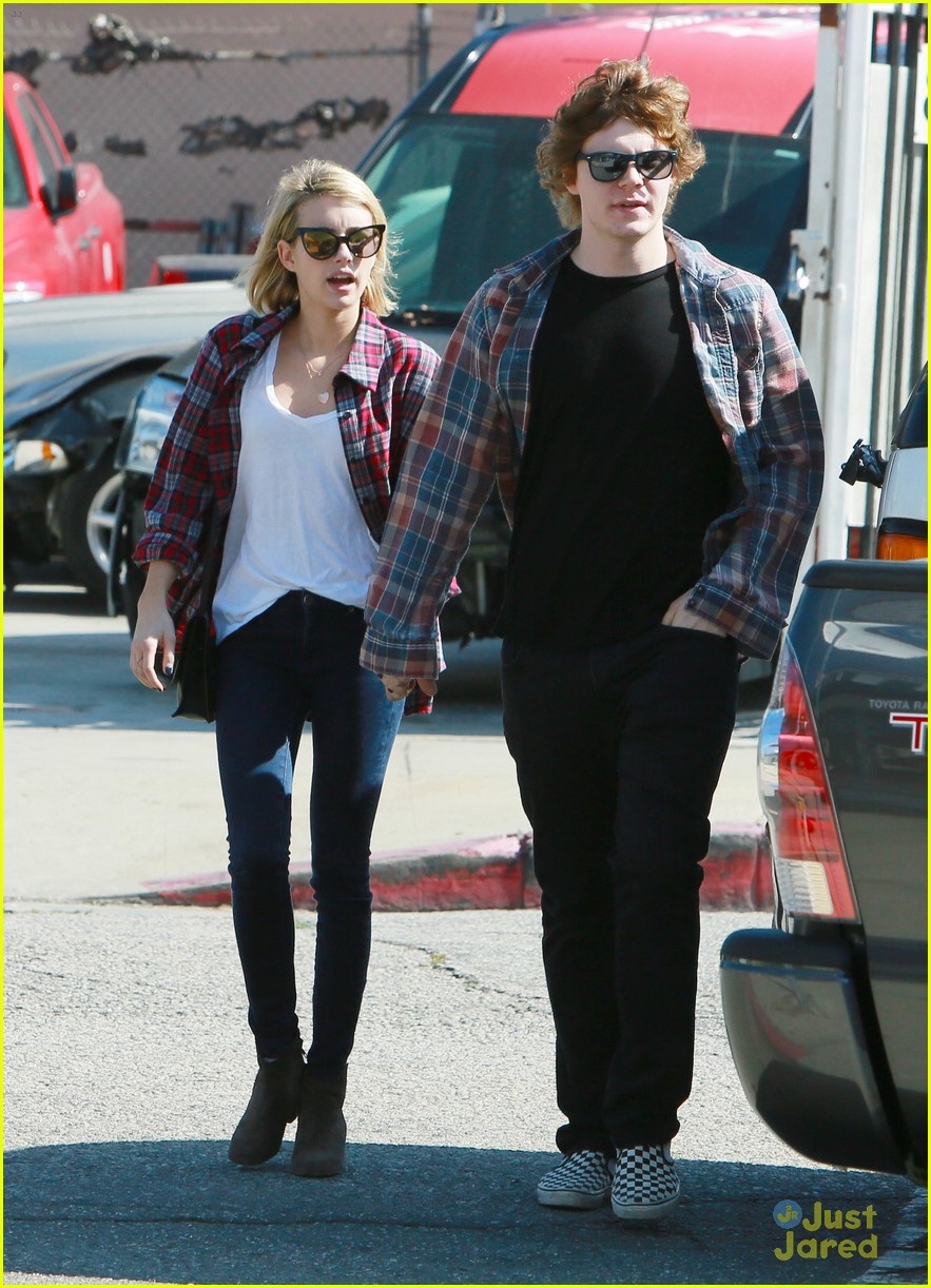 Emma Roberts: Birthday Lunch with Evan Peters | Photo 643266 - Photo ...