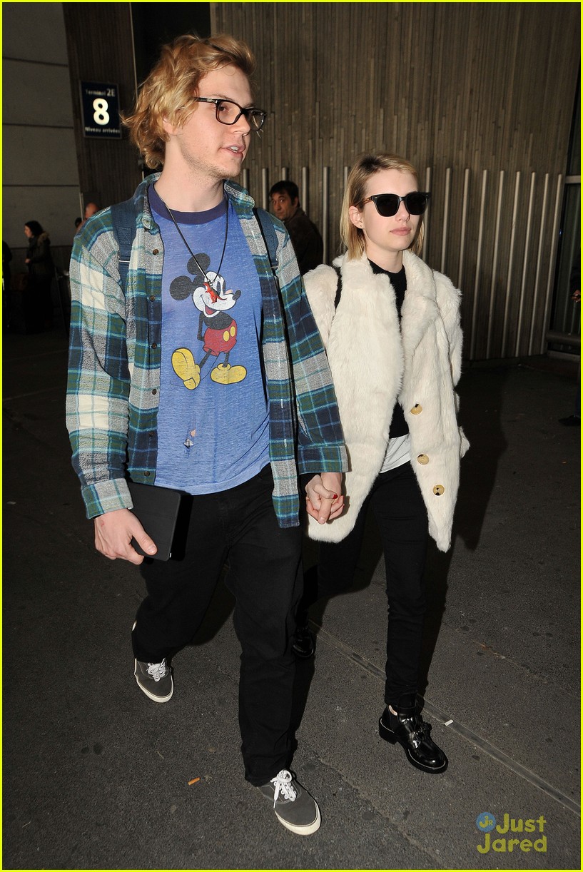 Emma Roberts & Evan Peters Arrive in Paris for Fashion Week | Photo ...