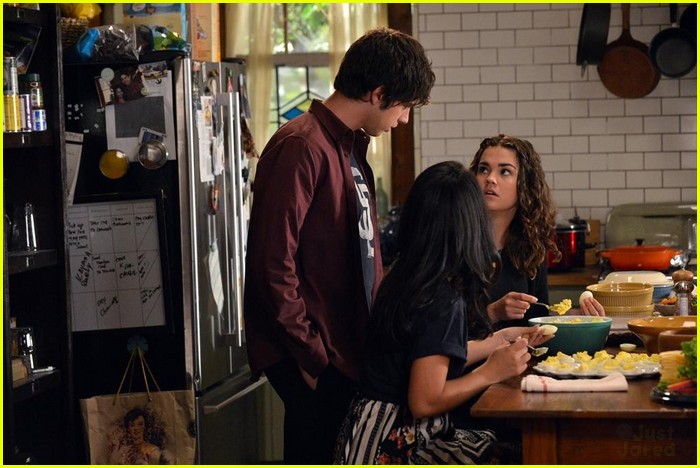 Maia Mitchell Returns Home In The Fosters Tonight Photo Photo Gallery Just Jared Jr
