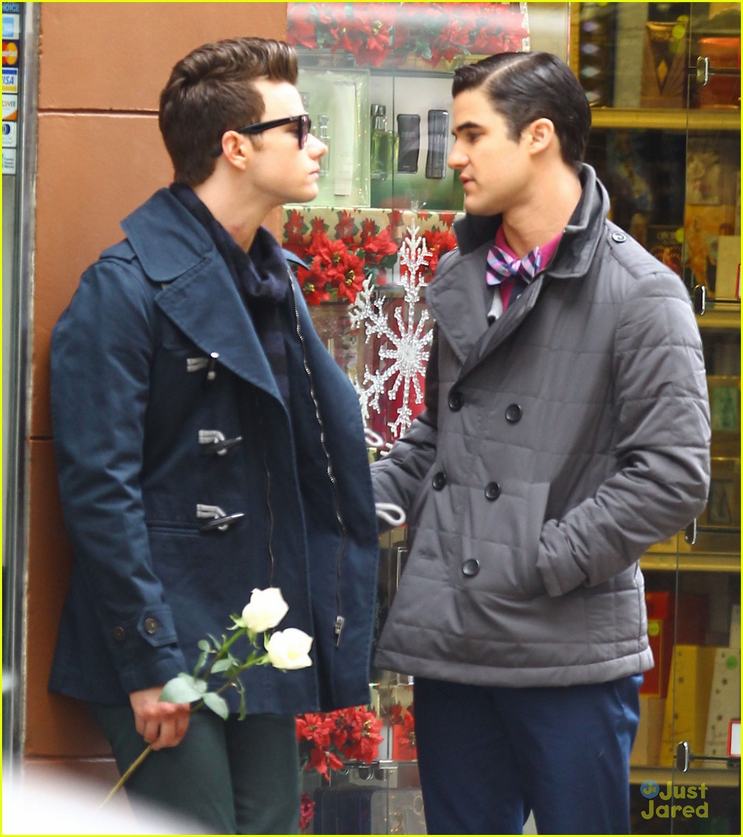 Darren Criss Leans On Chris Colfer S Shoulder While Filming Glee Photo 647170 Photo