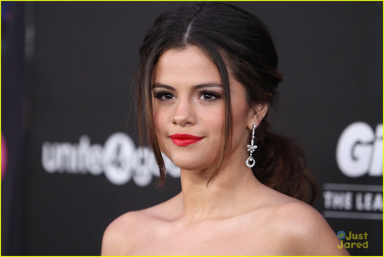 Selena Gomez On Visionary Award At Unite4:good Gala: 'the Coolest Award 