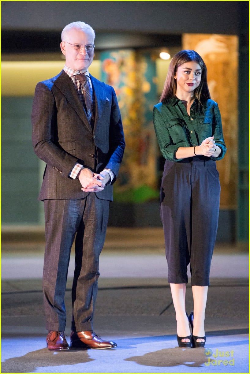 Sarah Hyland & Zoey Deutch Go 'Under the Gunn' for 'Vampire Academy