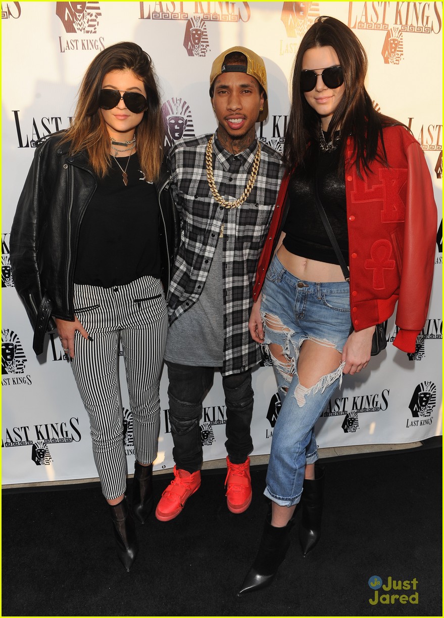 Full Sized Photo of kylie kendall jenner last kings flagship 06