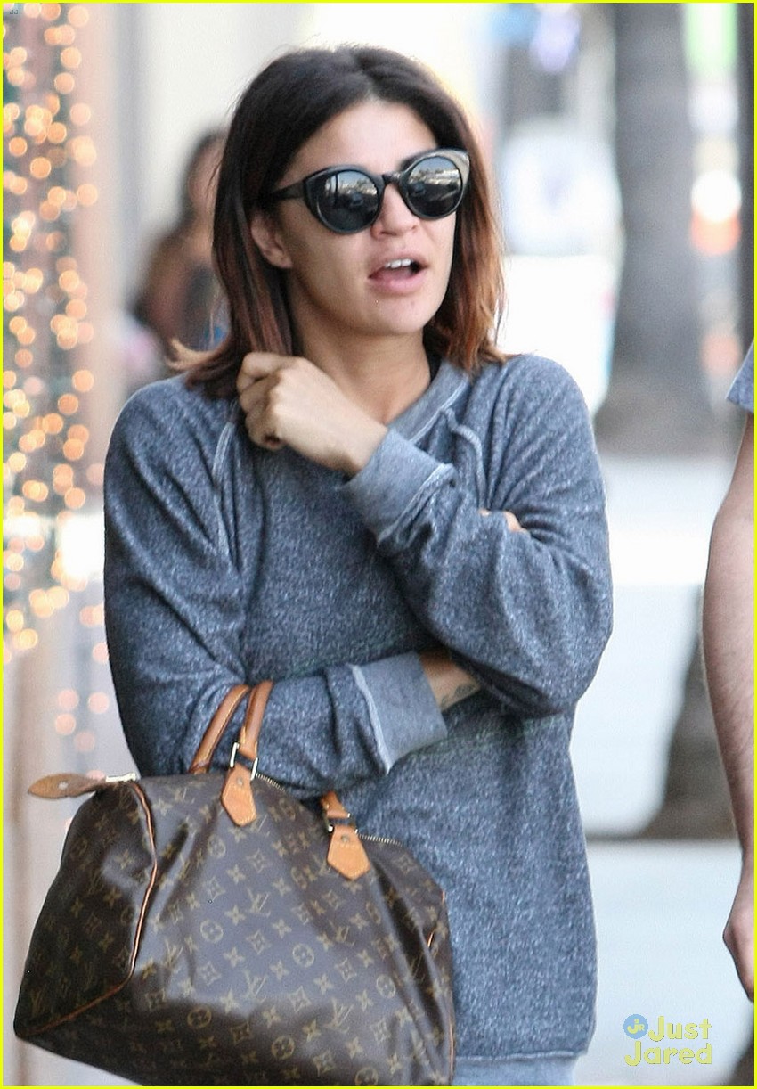 Jessica Szohr Steps Out After Aaron Rodgers Dating Rumors Photo 645474 Photo Gallery Just 2858