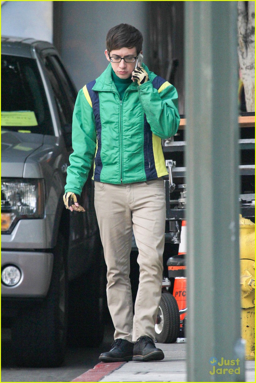 Kevin Mchale Wheelchair Run In On Glee Set Photo Photo Gallery Just Jared Jr