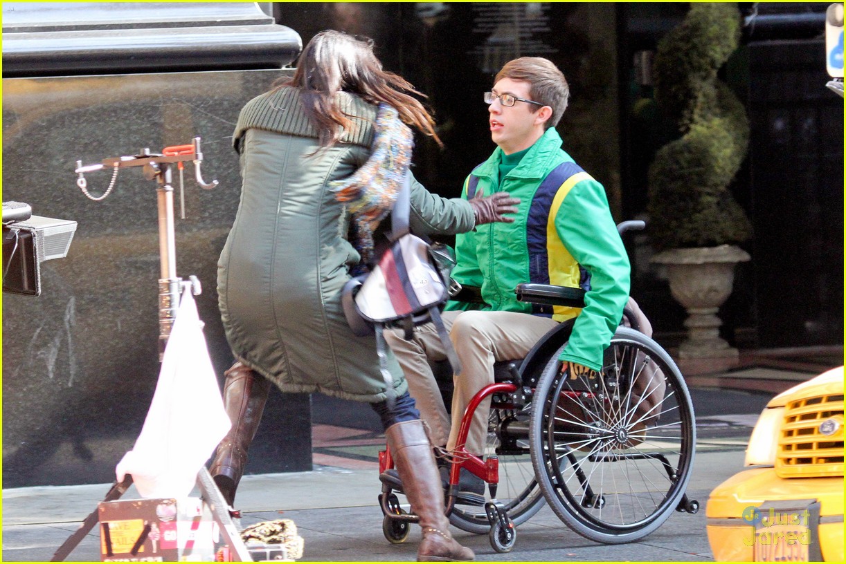 Kevin McHale Wheelchair RunIn on 'Glee' Set Photo 645334 Photo