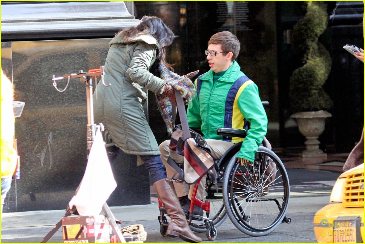 Kevin McHale Wheelchair RunIn on 'Glee' Set Photo 645339 Photo