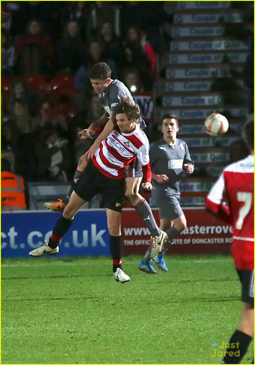 Louis Tomlinson playing football | Jersey number 28 | Sticker