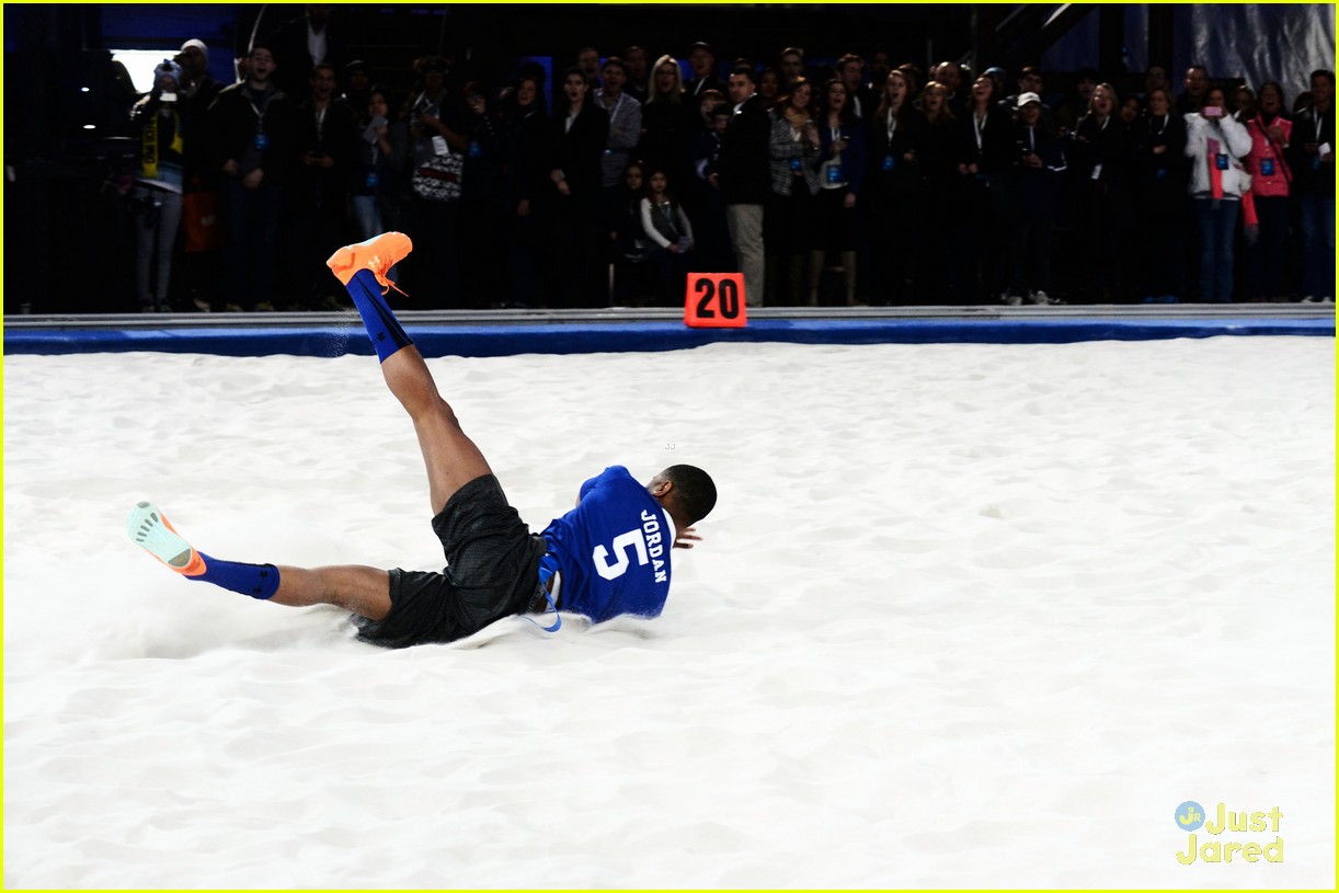 Michael B. Jordan: Blue Team WINS DirecTV Beach Bowl! | Photo 640607 ...