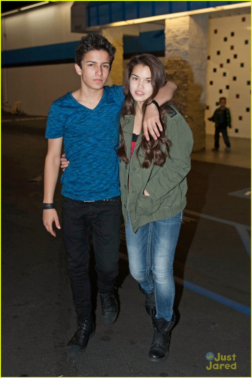 paris berelc aramis knight rollerskating date 05