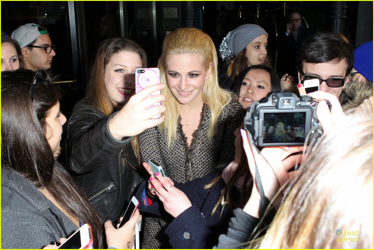 Full Sized Photo of pixie lott shopping fun with sister charlie ann 06