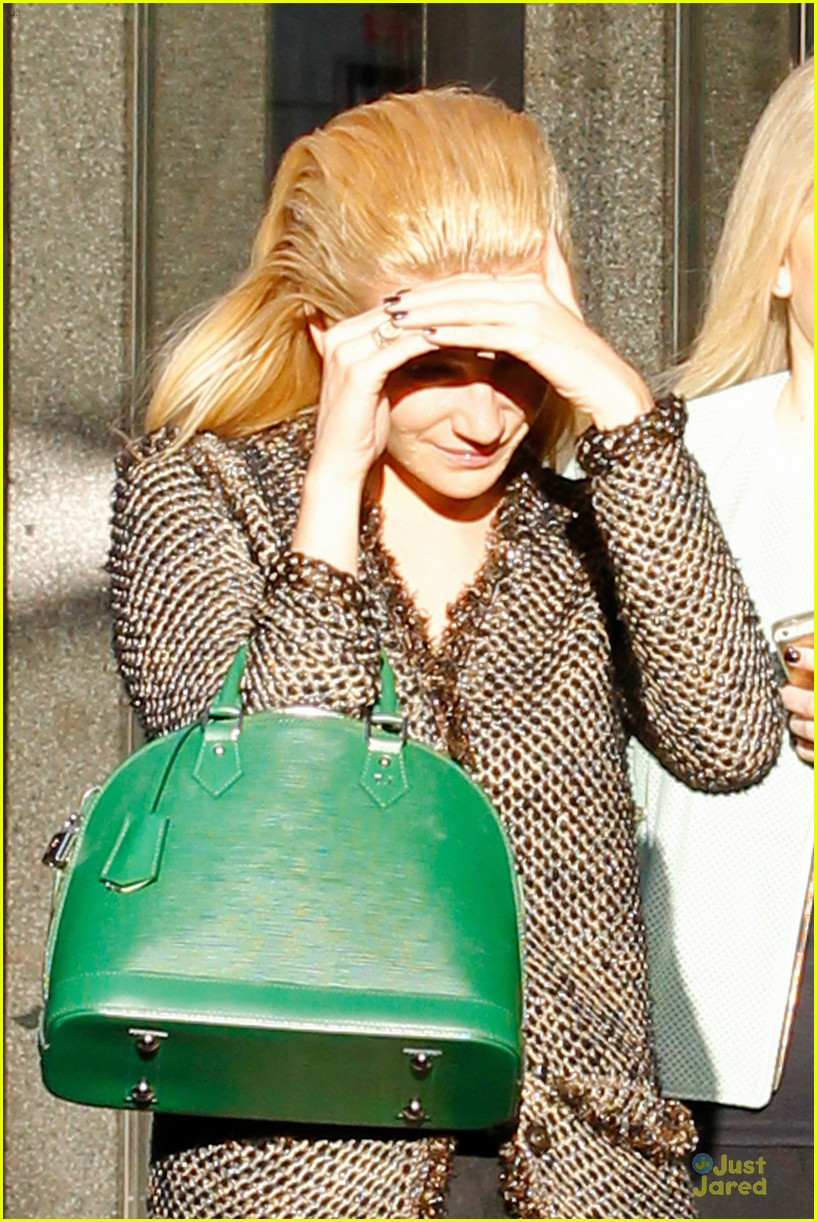 Pixie Lott: Shopping Fun with Sister Charlie Ann! | Photo 646490