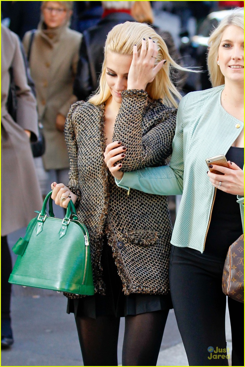 Full Sized Photo of pixie lott shopping fun with sister charlie ann 18