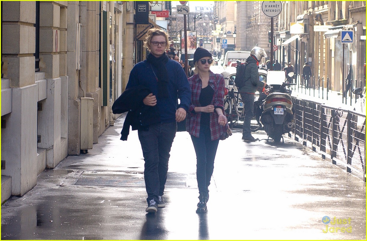 Full Sized Photo of emma roberts evan peters paris stroll 10 | Emma