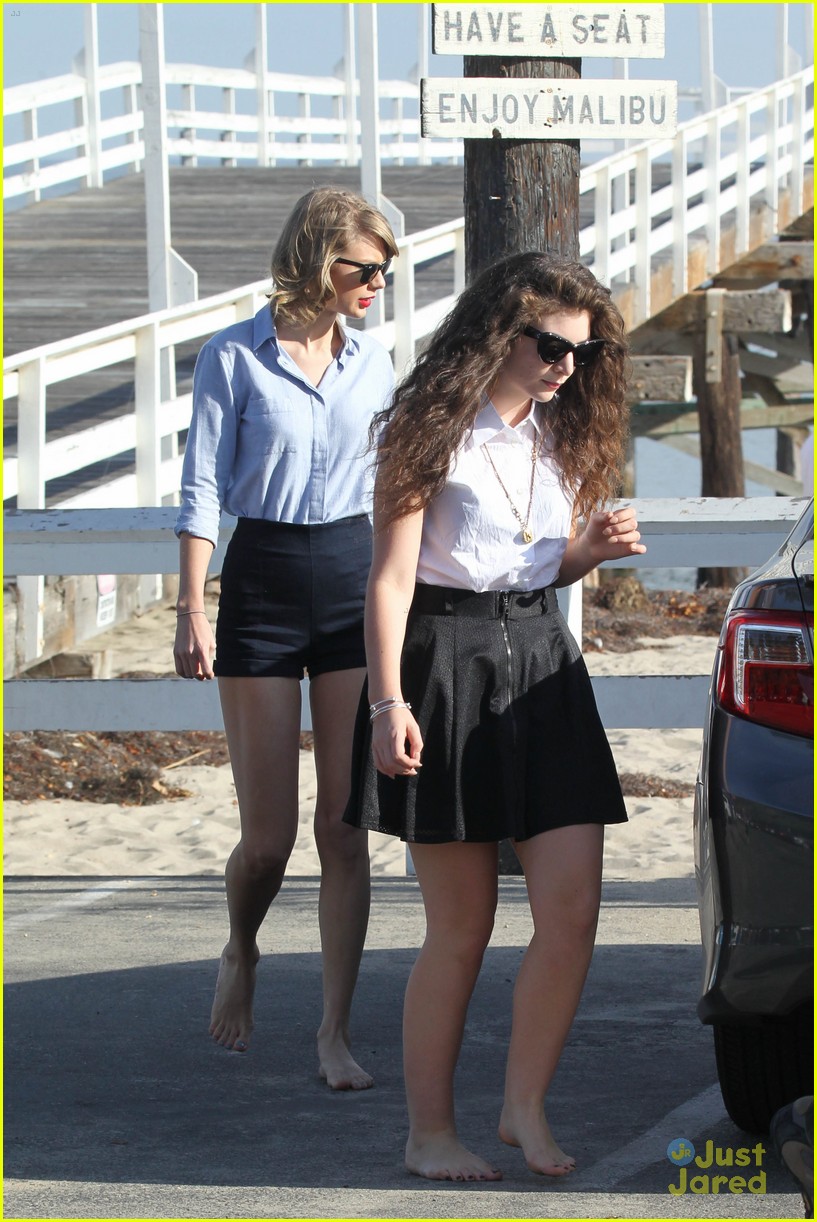 Taylor Swift & Lorde: Spontaneous Dancing at the Beach! | Photo 646718