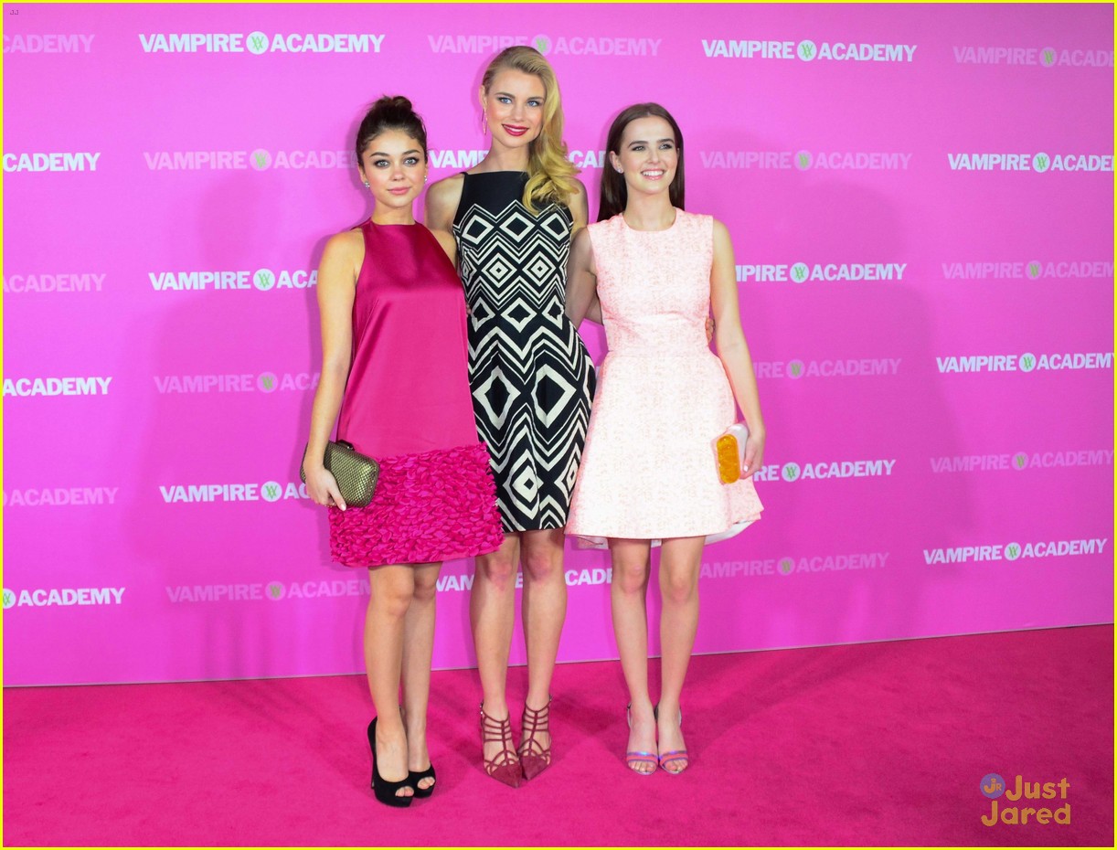 Sarah Hyland & Zoey Deutch: 'Vampire Academy' Sydney Premiere | Photo