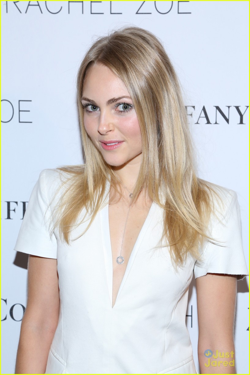 AnnaSophia Robb Is 'Living In Style' with Tiffany & Co. | Photo 656324