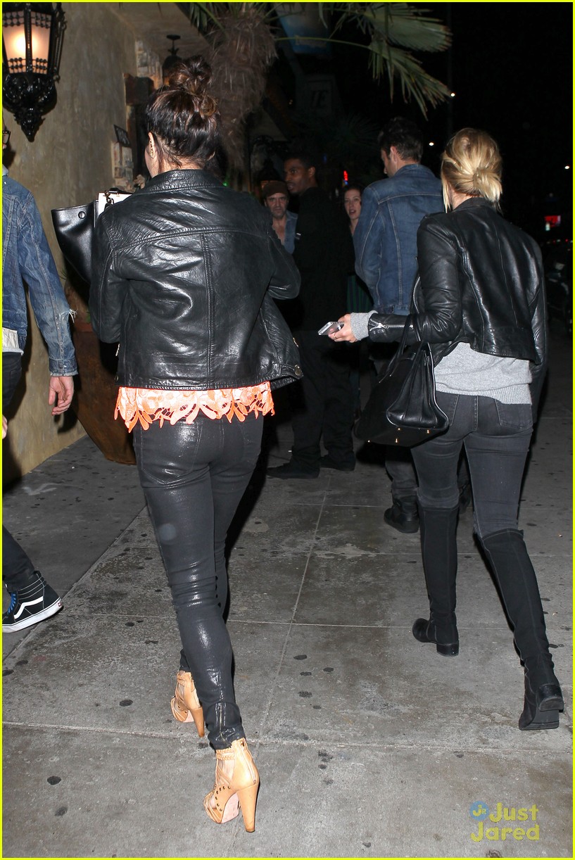 Vanessa Hudgens & Ashley Benson: 'El Compadre's To The End | Photo