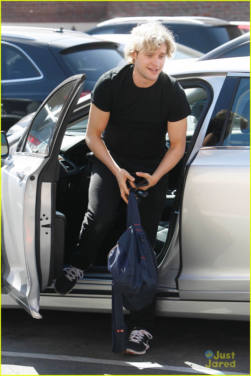 Charlie White Sizes Up His ‘DWTS’ Competition | Photo 654616 - Photo