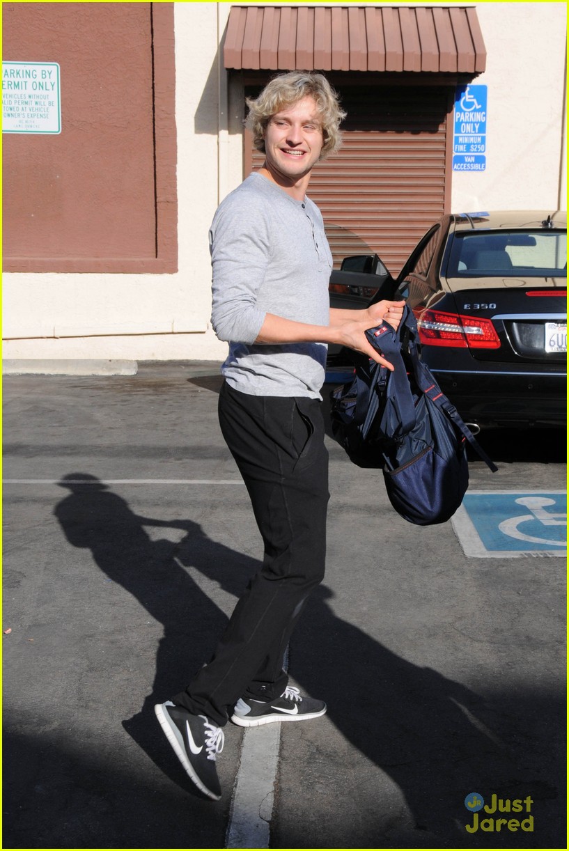 Charlie White Sizes Up His ‘DWTS’ Competition | Photo 654623 - Photo
