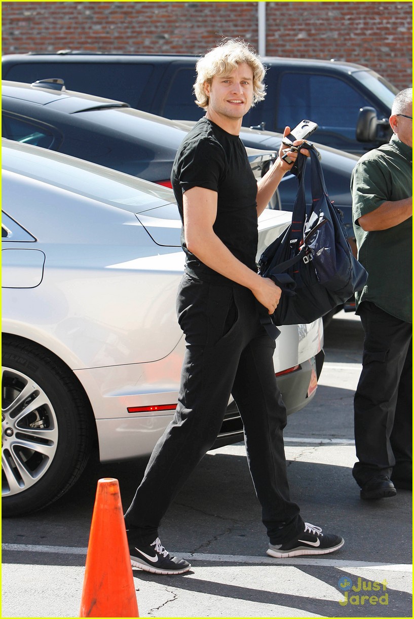 Charlie White Sizes Up His ‘DWTS’ Competition | Photo 654624 - Photo