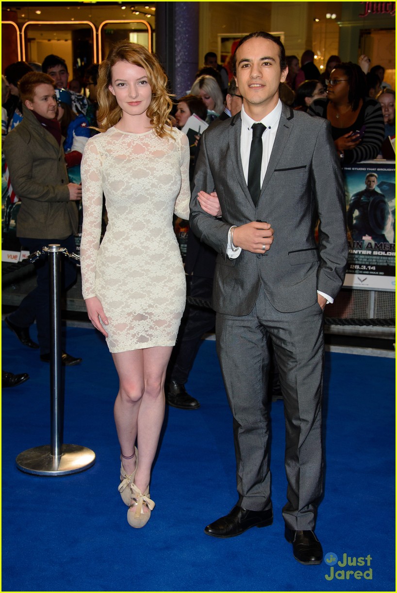 Full Sized Photo of dakota blue richards captain america premiere 10