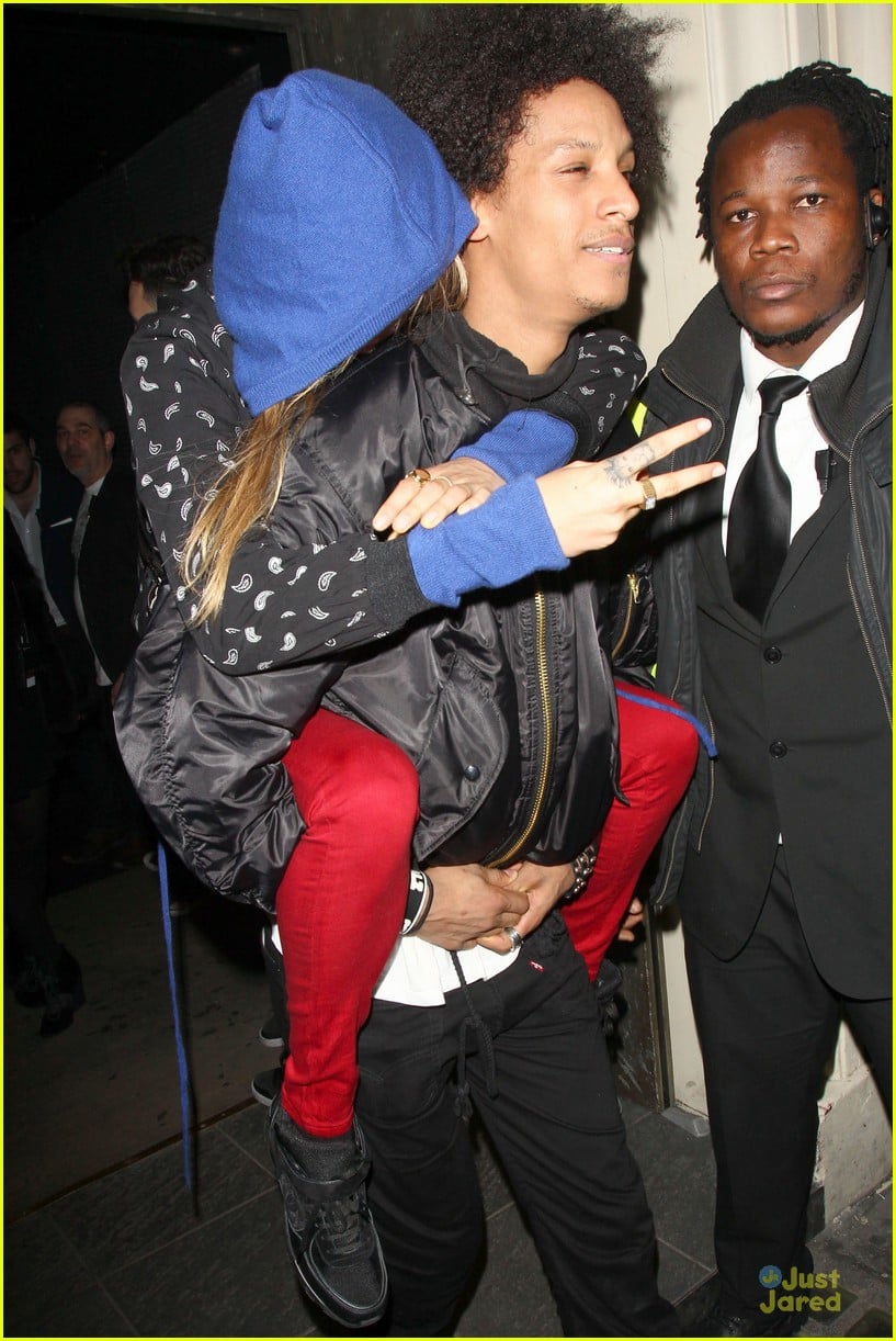 Cara Delevingne & Michelle Rodriguez Continue Spending Time Together in ...