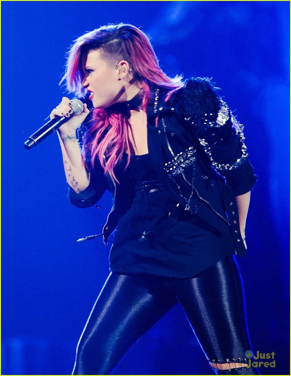 Demi Lovato: 'Jersey, You Blew Me Away!' | Photo 650627 - Photo Gallery ...