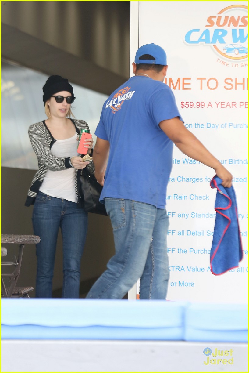 Full Sized Photo of emma roberts evan peters car wash 11 Emma Roberts