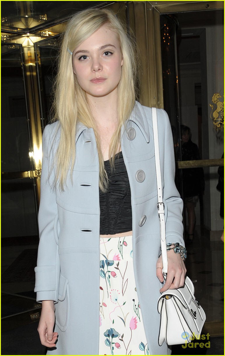 Dakota Fanning LAX Airport March 9, 2016 – Star Style