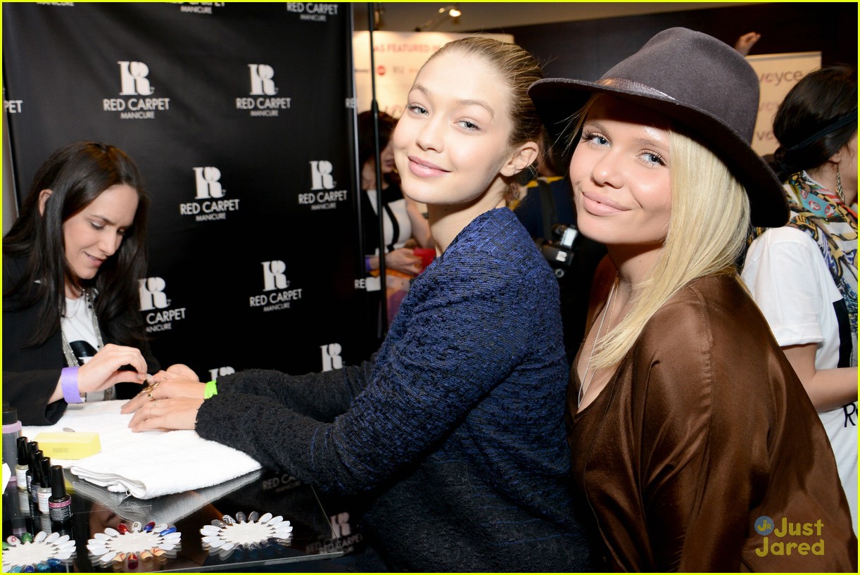gigi hadid cody simpson alli feinstein oscar lounge 04
