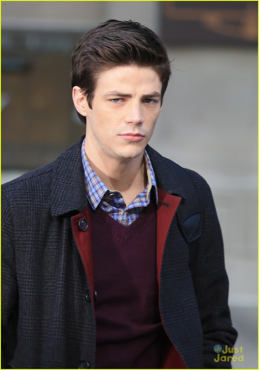 Grant Gustin Broke Twitter After Flash Costume Reveal? | Photo 652335 ...