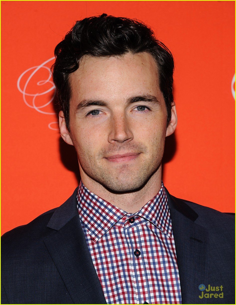 Ian Harding & Brant Daugherty: 'Pretty Little Liars' Live Chat Season ...