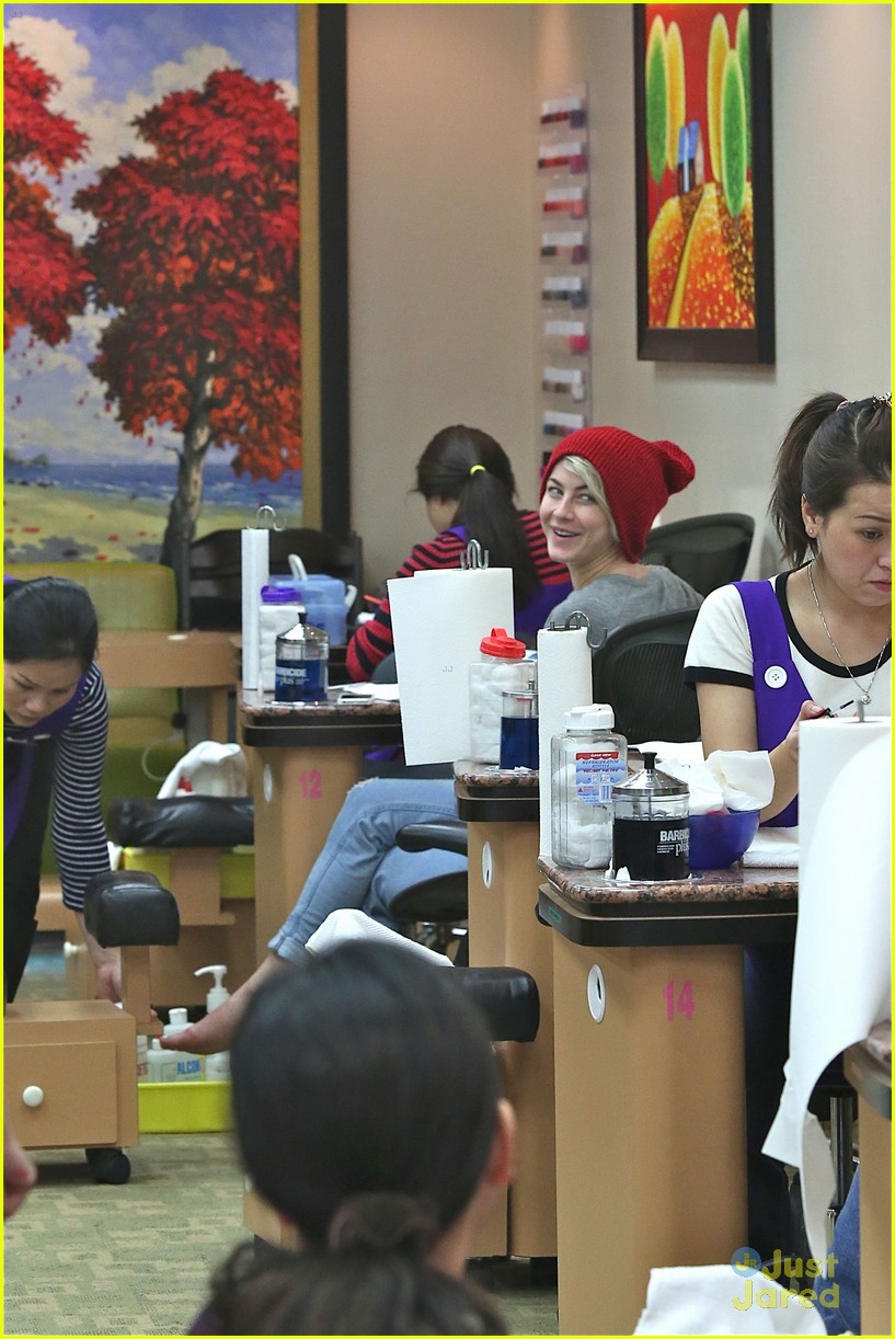 Full Sized Photo of julianne hough nail salon after lax arrival 09