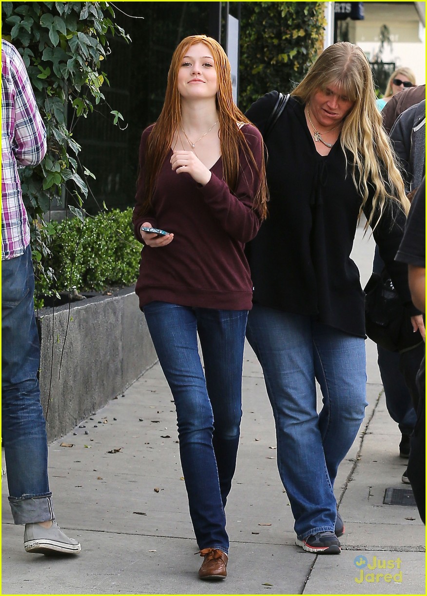 Katherine McNamara Rocks Wet Hair in West Hollywood Photo 649362