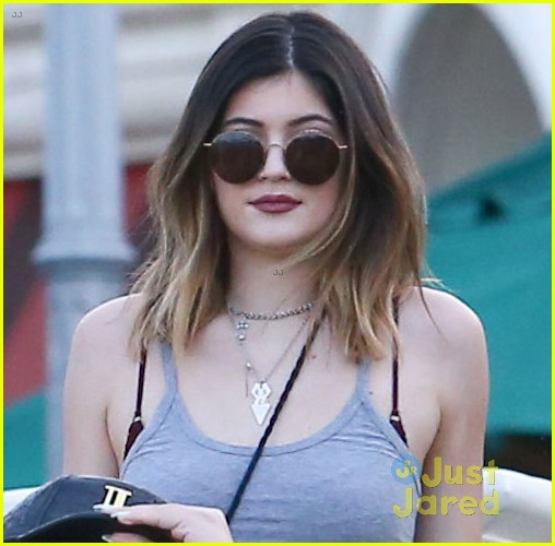 Kylie Jenner Hits Up Sugarfish Sushi with Willow and Jaden Smith ...