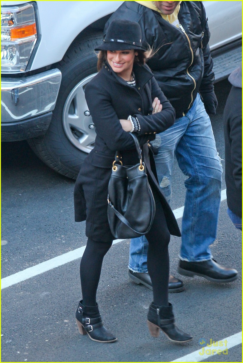 Full Sized Photo of lea michele glee new outfit new scene 13 | Lea