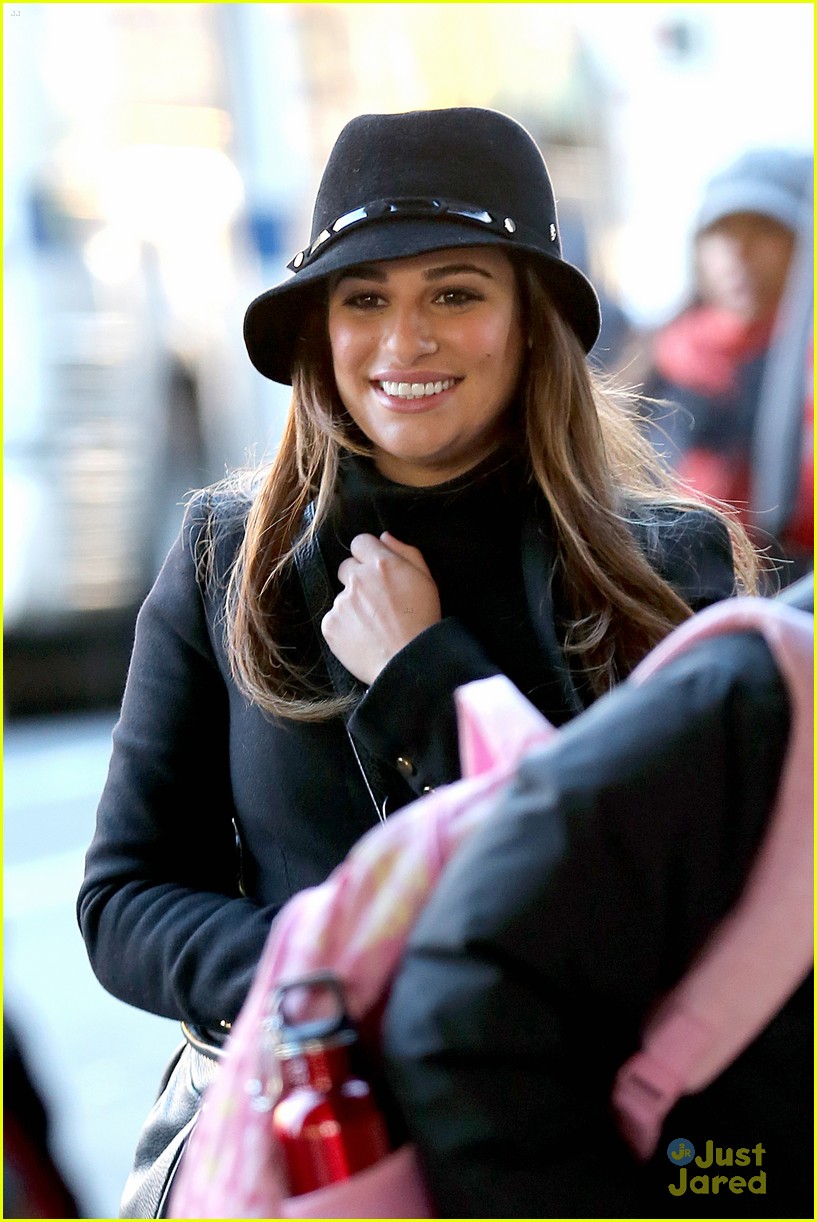Full Sized Photo of lea michele glee new outfit new scene 25 | Lea