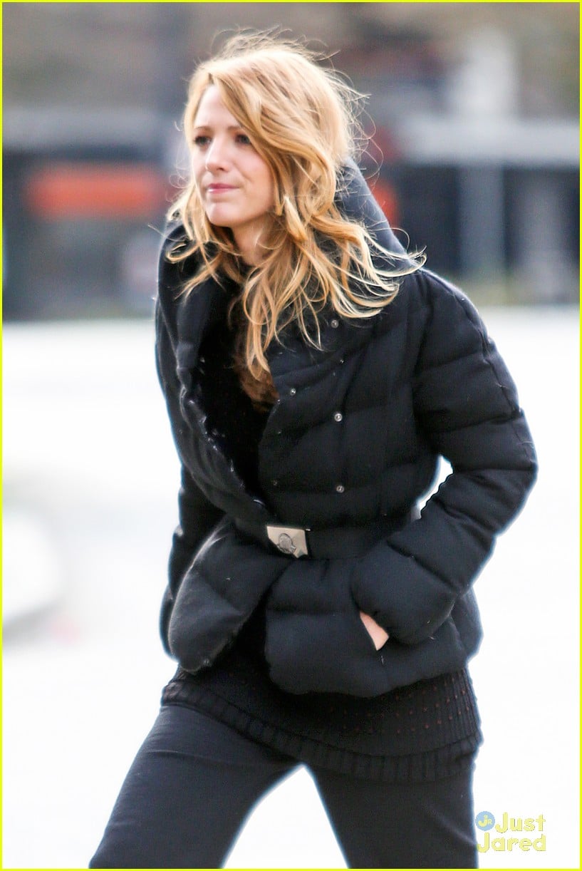 Full Sized Photo of blake lively up all night filming01 | Blake Lively ...