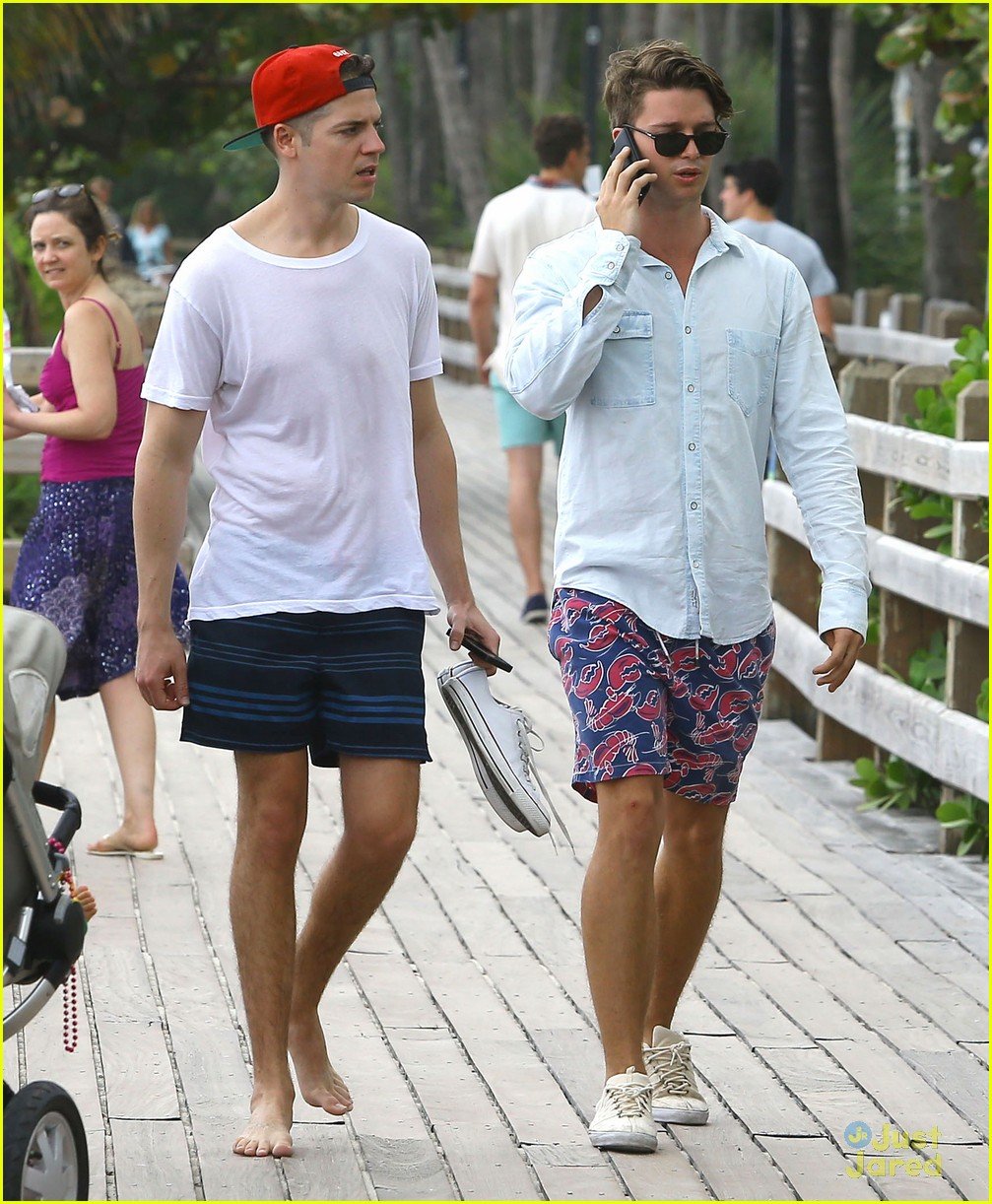 Patrick Schwarzenegger Shirtless in Miami! | Photo 658262 - Photo ...