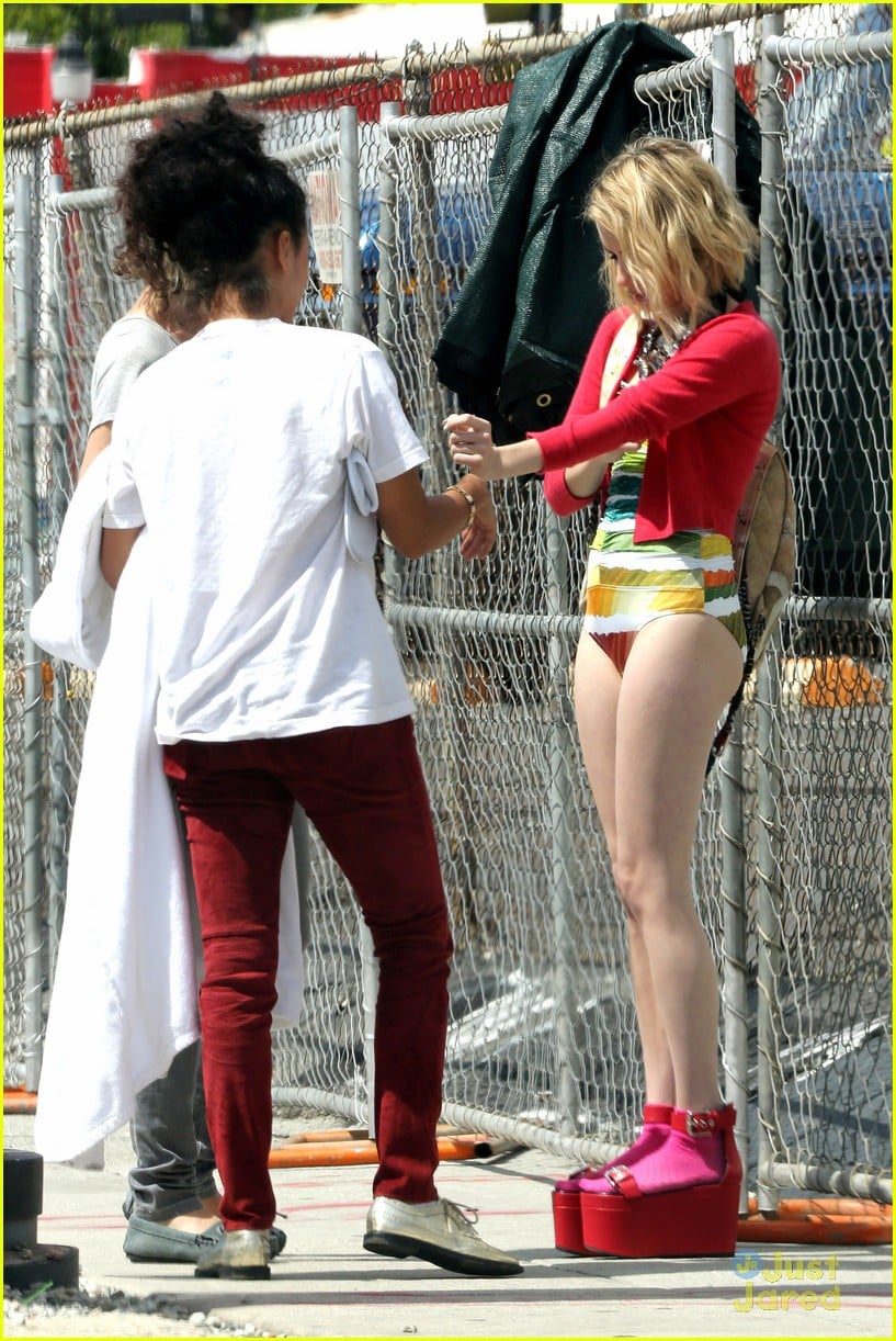 emma roberts elle canada shoot 23