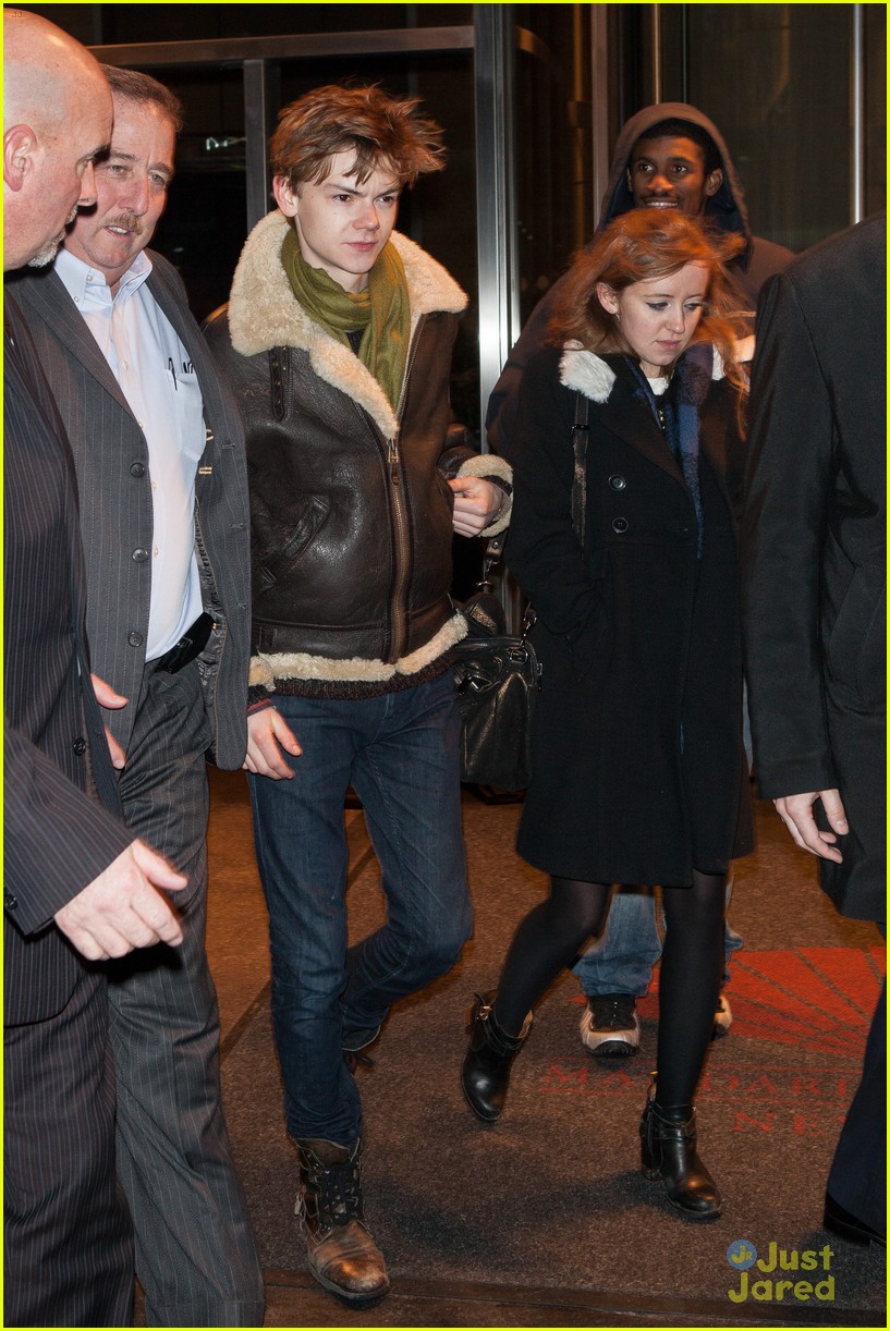 Thomas Brodie-Sangster: NYC Date Night with Girlfriend Isabella Melling ...